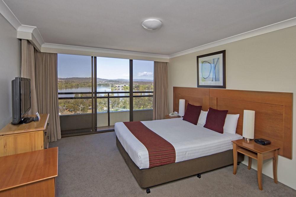 Breakfree Capital Tower Apartments Canberra Esterno foto